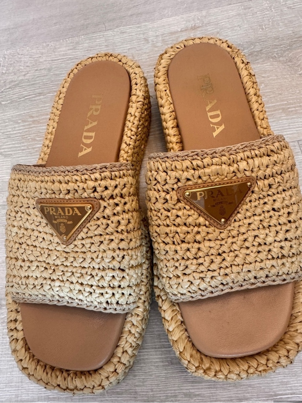 Authentic Prada women Crochet Slide Sandals in Natural Beige with Gold Logo - Picture 1 of 2